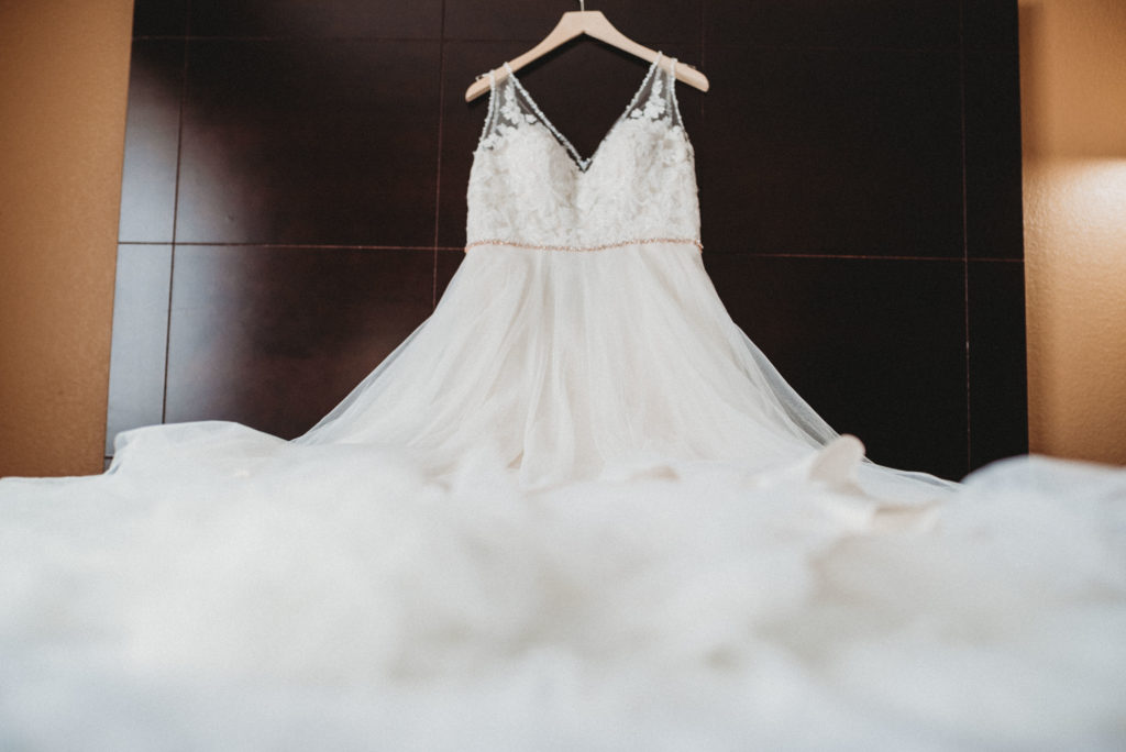 katherine legge memorial lodge wedding, bhldn wedding dress, chicago winter wedding, chicago unique wedding photographer, chicago wedding photography, chicago bride, chicago wedding photo