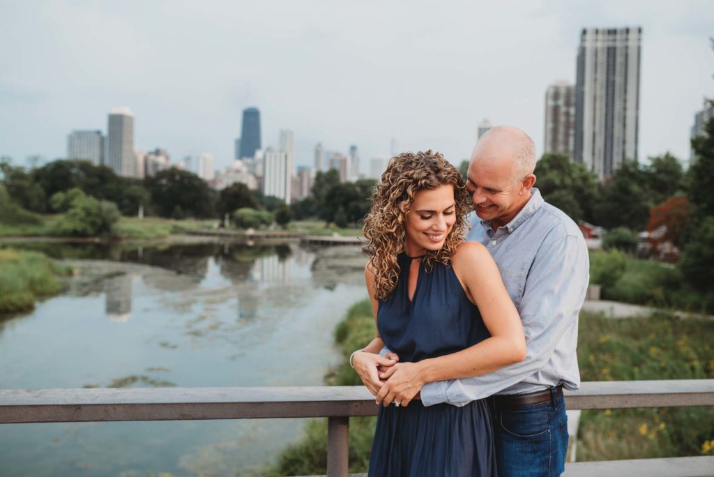 chicago skyline engagement, chicago engagement photographer, lincoln park engagement, chicago loop engagement, chicago engagement photographer, candid chicago photographer