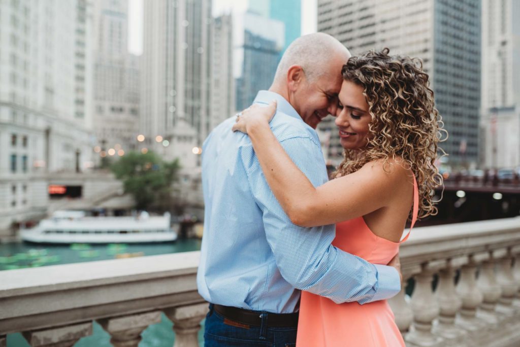 chicago skyline engagement, chicago engagement photographer, lincoln park engagement, chicago loop engagement, chicago engagement photographer, candid chicago photographer