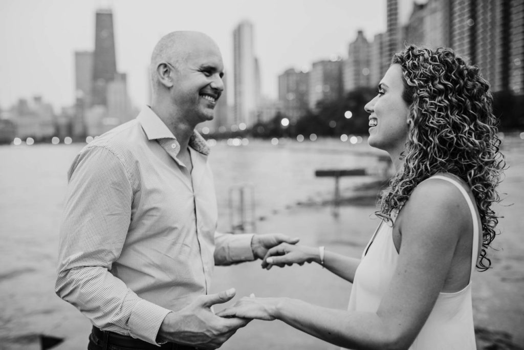 chicago skyline engagement, chicago engagement photographer, lincoln park engagement, chicago loop engagement, chicago engagement photographer, candid chicago photographer