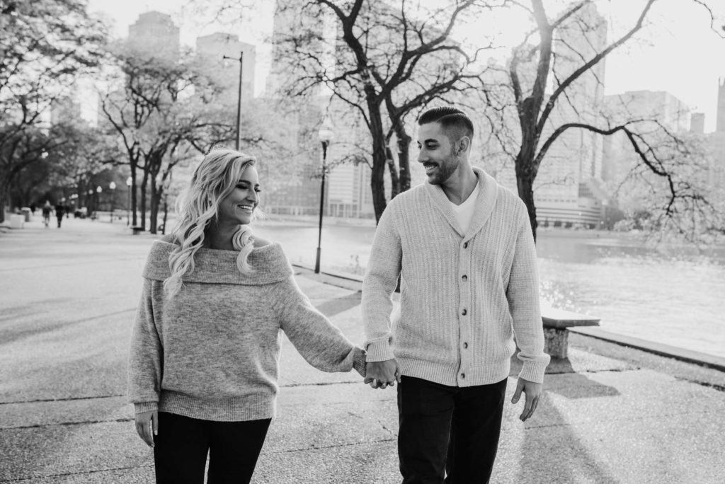 chicago olive park engagement, chicago engagement photography, chicago engagement photographer, unique chicago engagement, chicago engagement photo locations, candid chicago engagement photo, navy pier engagement, chicago theatre engagement photo