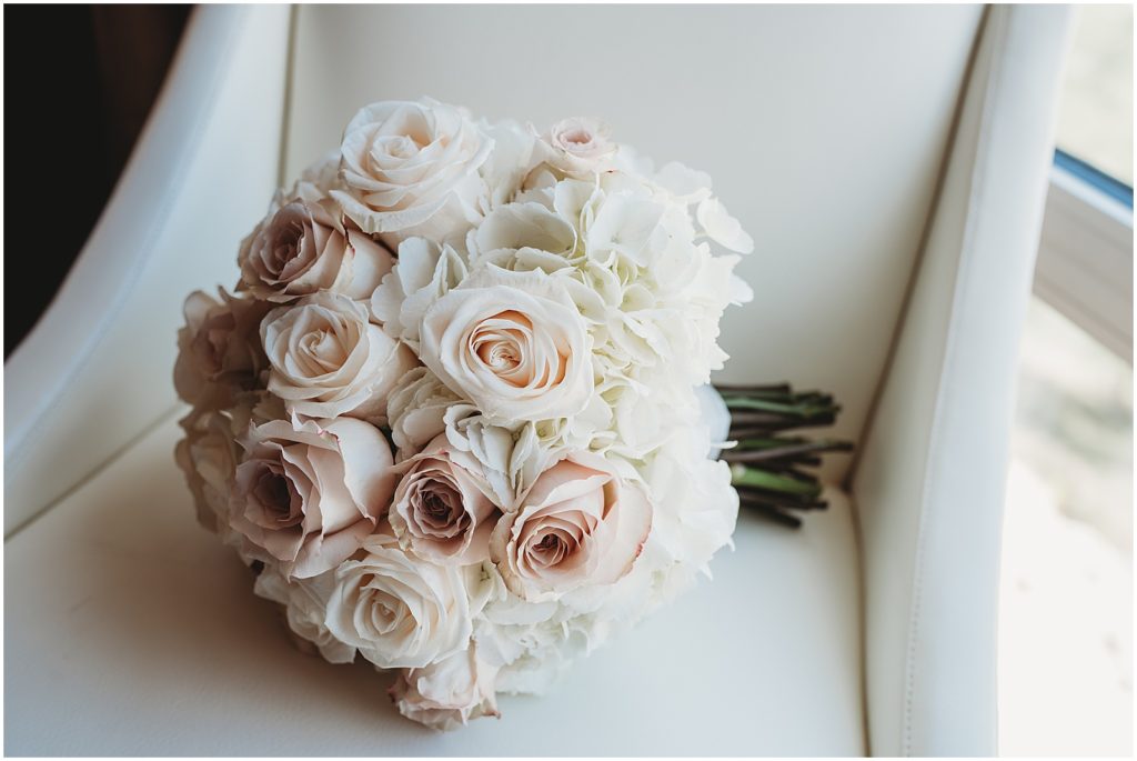 mount prospect wedding, pastel rose bouquet