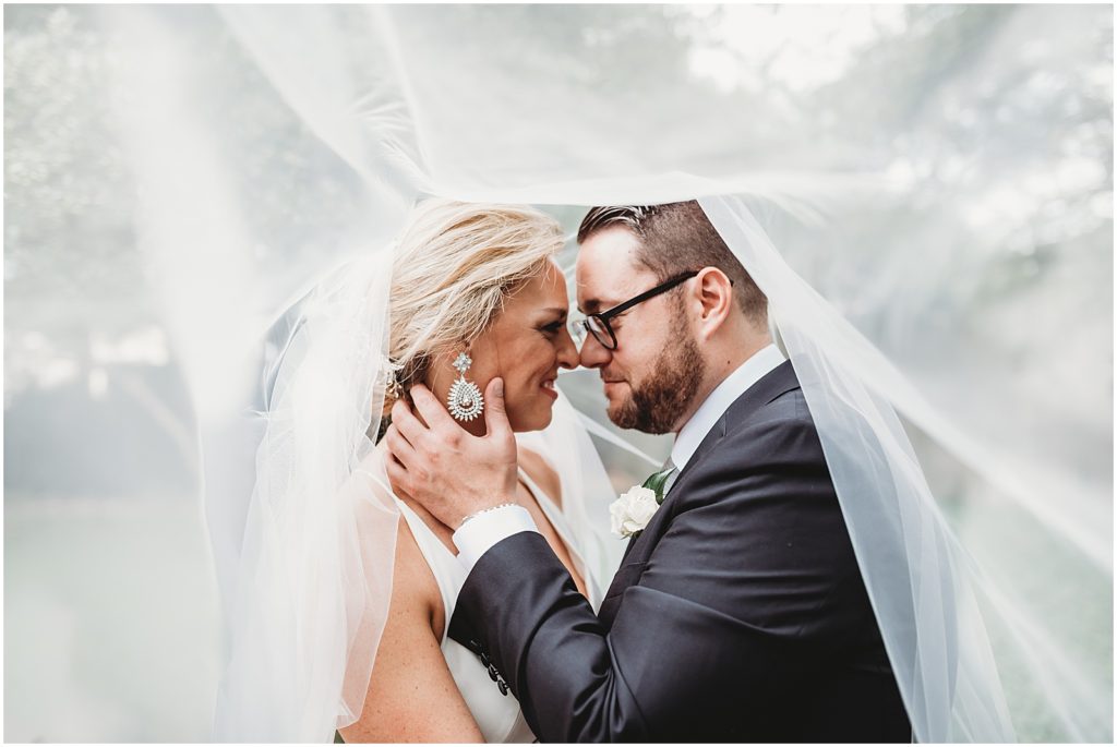 bride groom veil photo